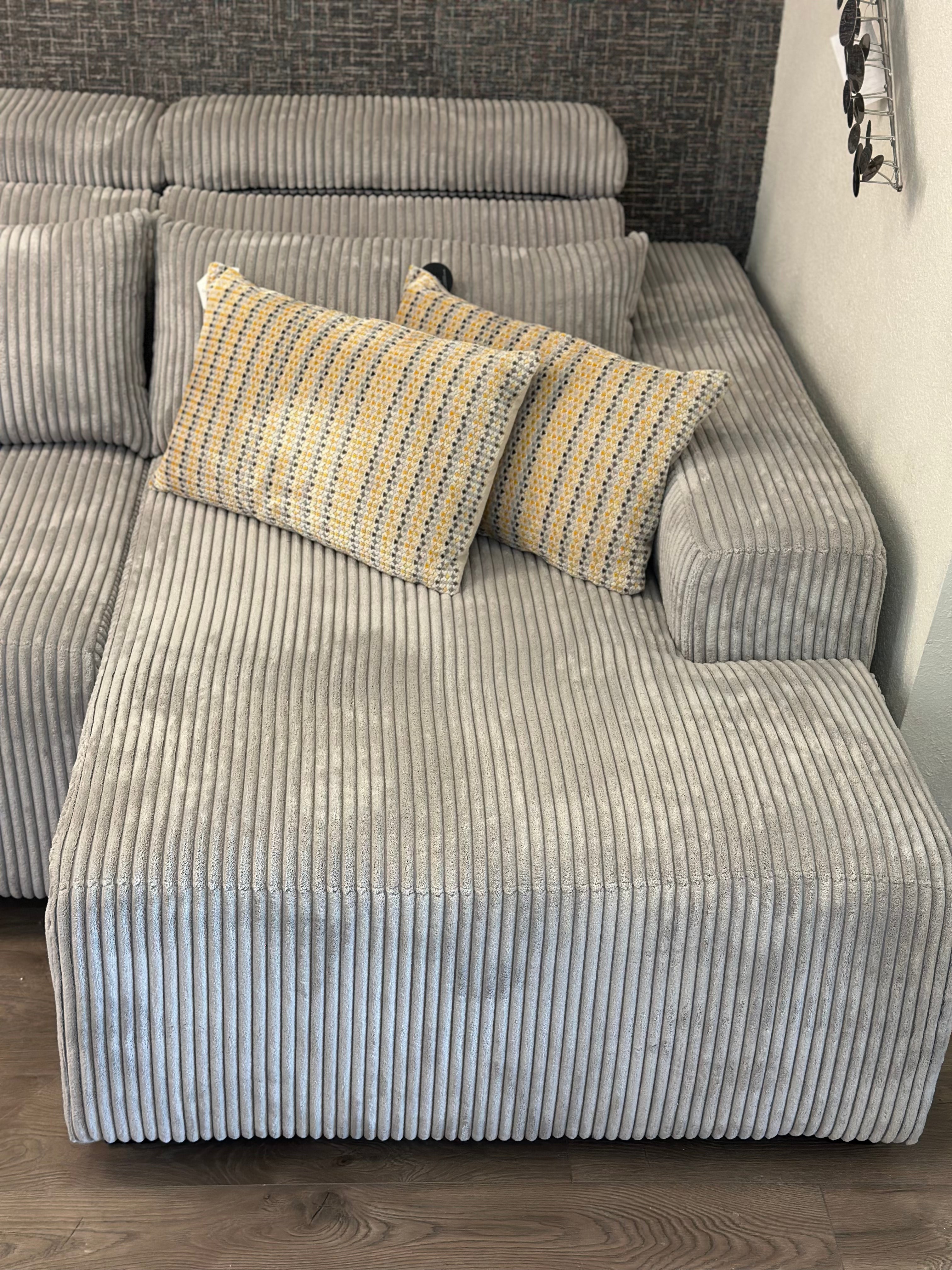 FLOOR MODEL - MERIDA FABRIC SECTIONAL - Euro Living Furniture