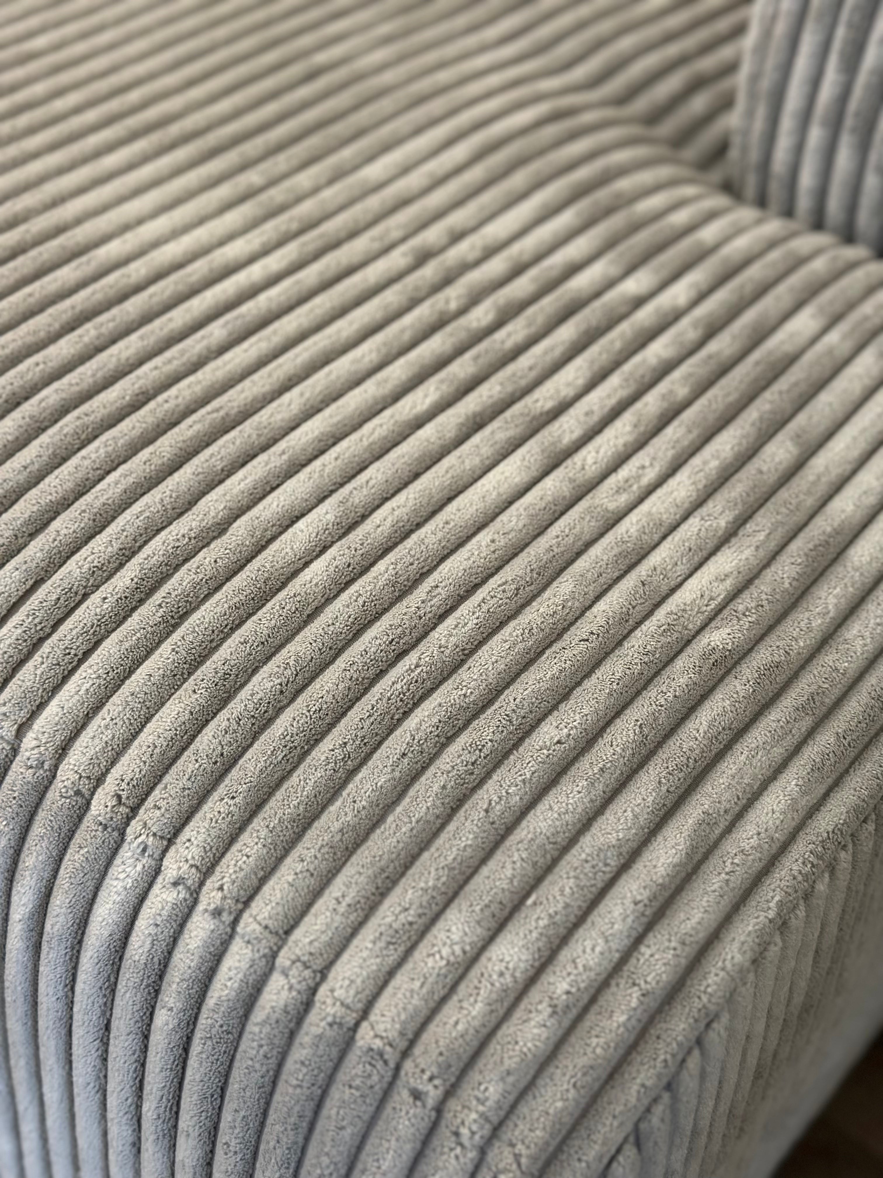 FLOOR MODEL - MERIDA FABRIC SECTIONAL - Euro Living Furniture