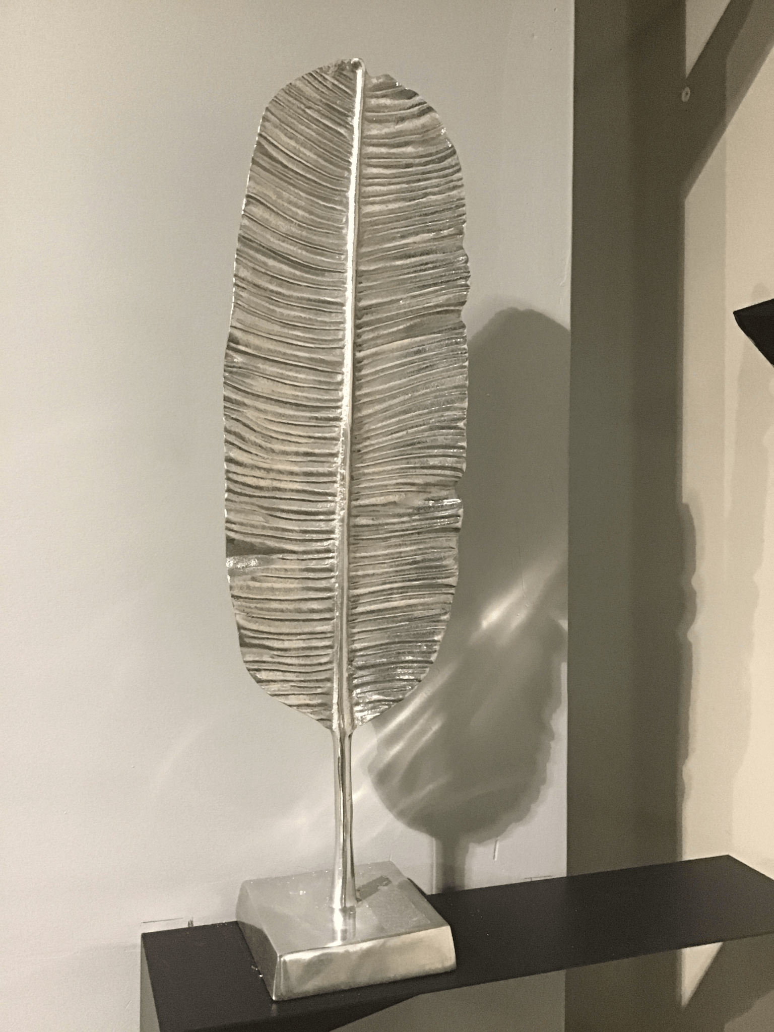 Leaf accent, silver - Euro Living Furniture