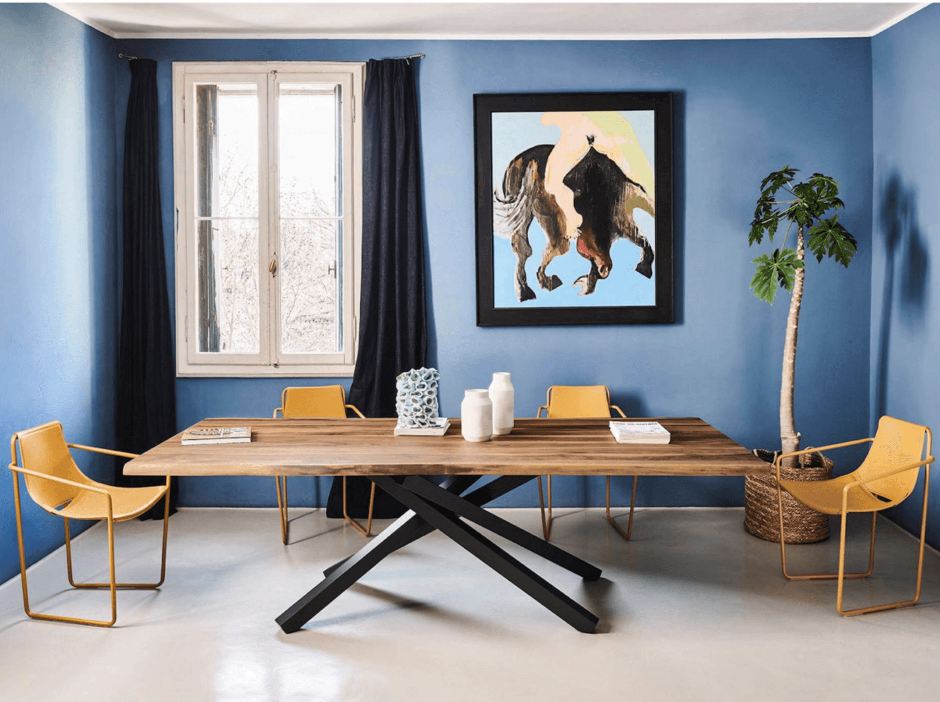 Pechino dining table - Euro Living Furniture