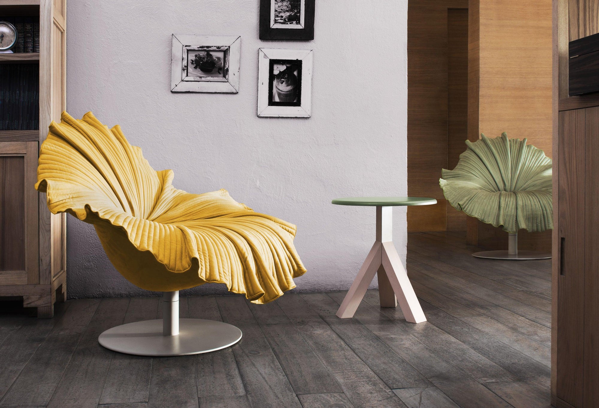 BLOOM EASY CHAIR, SWIVEL - Euro Living Furniture