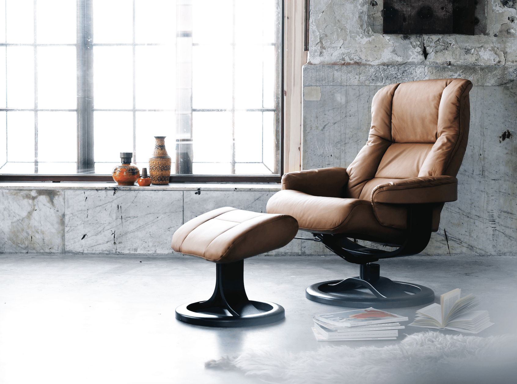 Loen R Leather Reclining Chair in Cappuccino - Euro Living Furniture