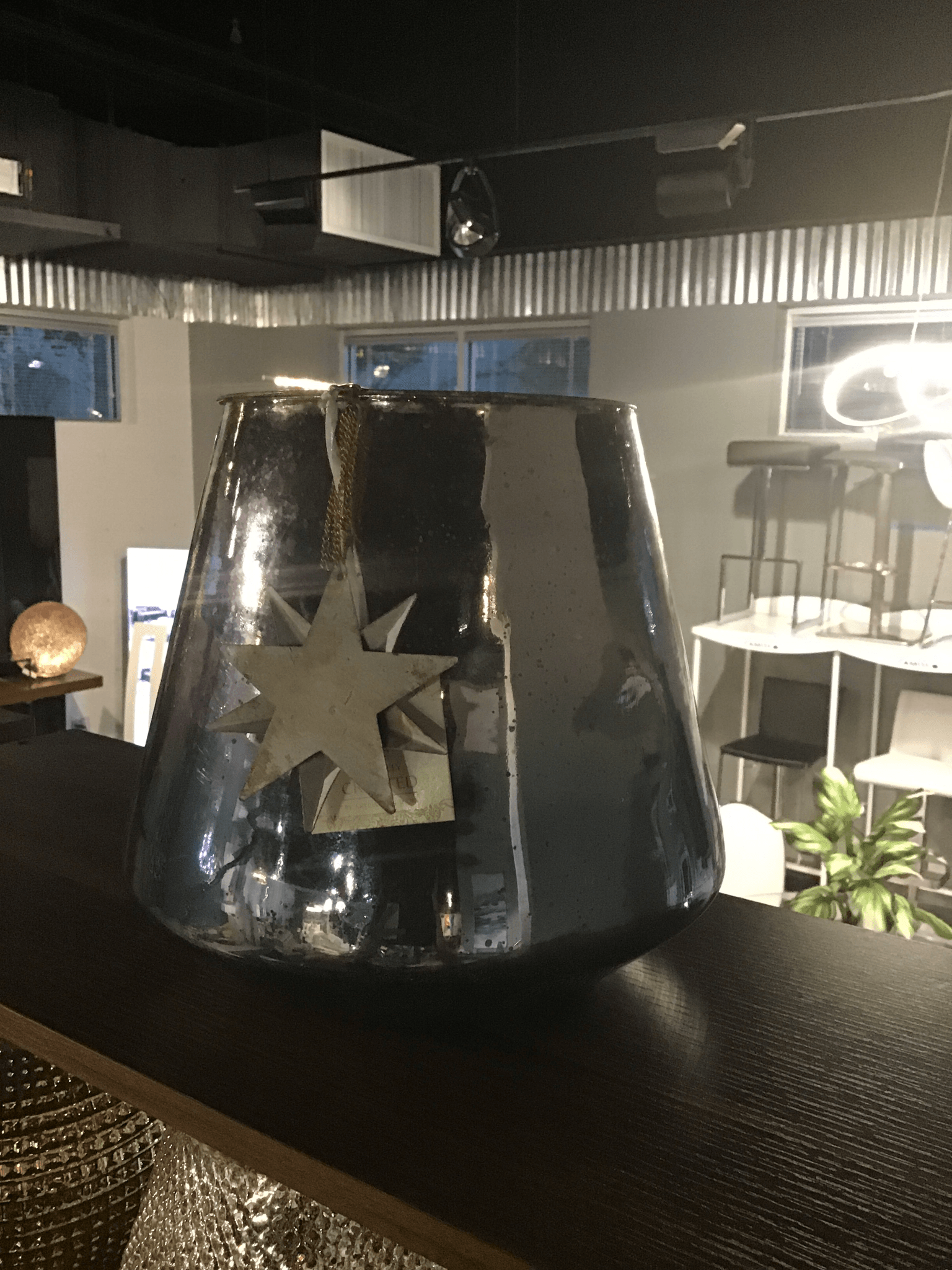 Fish bowl vase - Euro Living Furniture